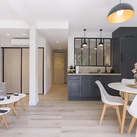 Rouaze - 14mn Du Palais, Face Aux Plages, Central, Balcon Daire *