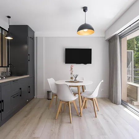 Rouaze - 14mn Du Palais, Face Aux Plages, Central, Balcon *